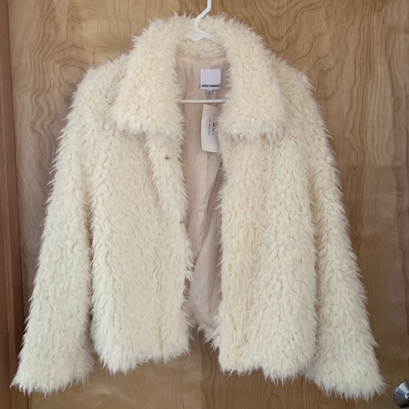 Skylar + Madison Jackets & Blazers - Skylar+Madison Teddy Jacket (Brand New)